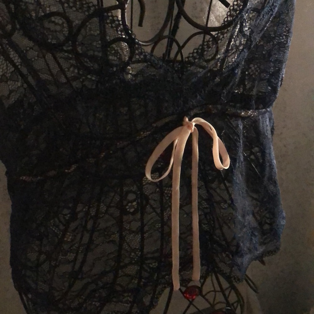 🦋CHELSEA 28 LACE CROPPED TOP 🦋 - Picture 2 of 7